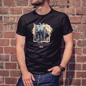 BEATLES LIVERPOOL STATUES PHOTO TEE