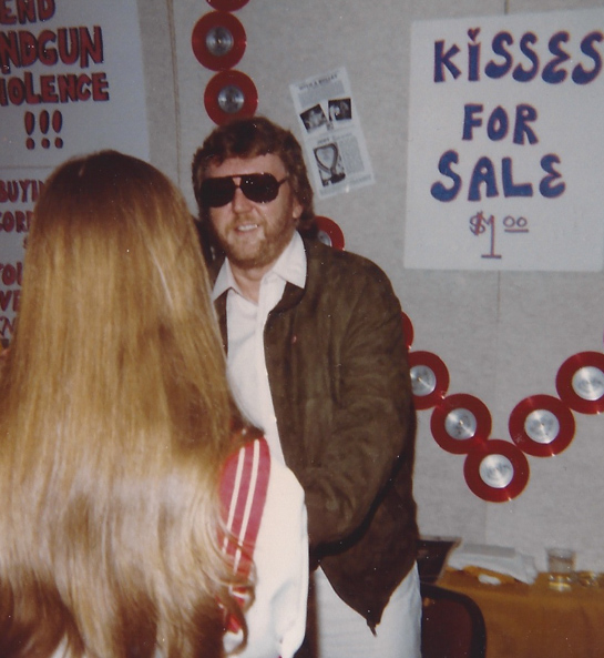  Harry Nilsson has kisses for sale –L.A. `82