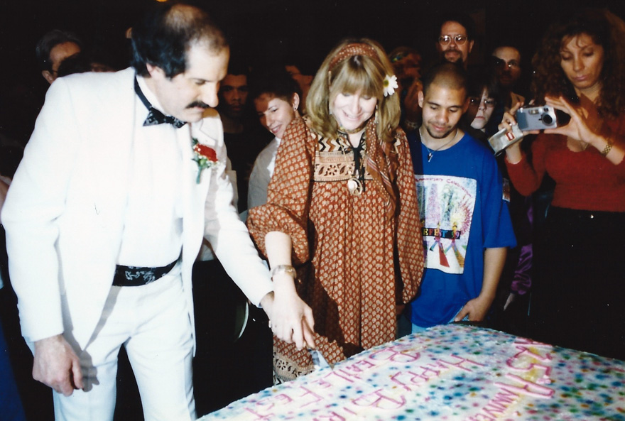 Mark and Carol Lapidos cut the cake during the 25th anniversary of the FEST – N.J. `99