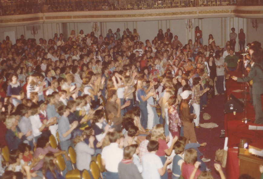  It's standing room only in the ballroom at one of the first FESTS – Chicago `77